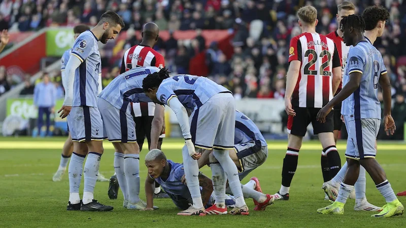 This is predicted to be a tense and closely contested match. Brentford, with their confidence and home advantage, are expected to create an upset.